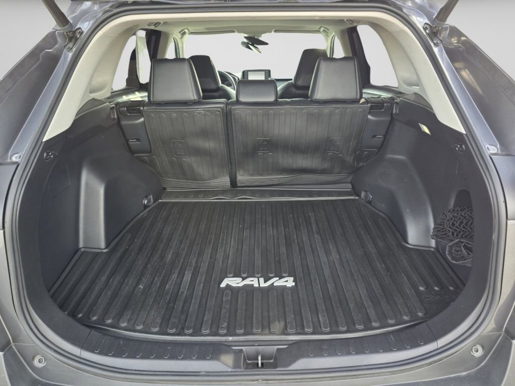 Used 2022 Magnetic Gray Metallic Toyota XLE Premium image 28