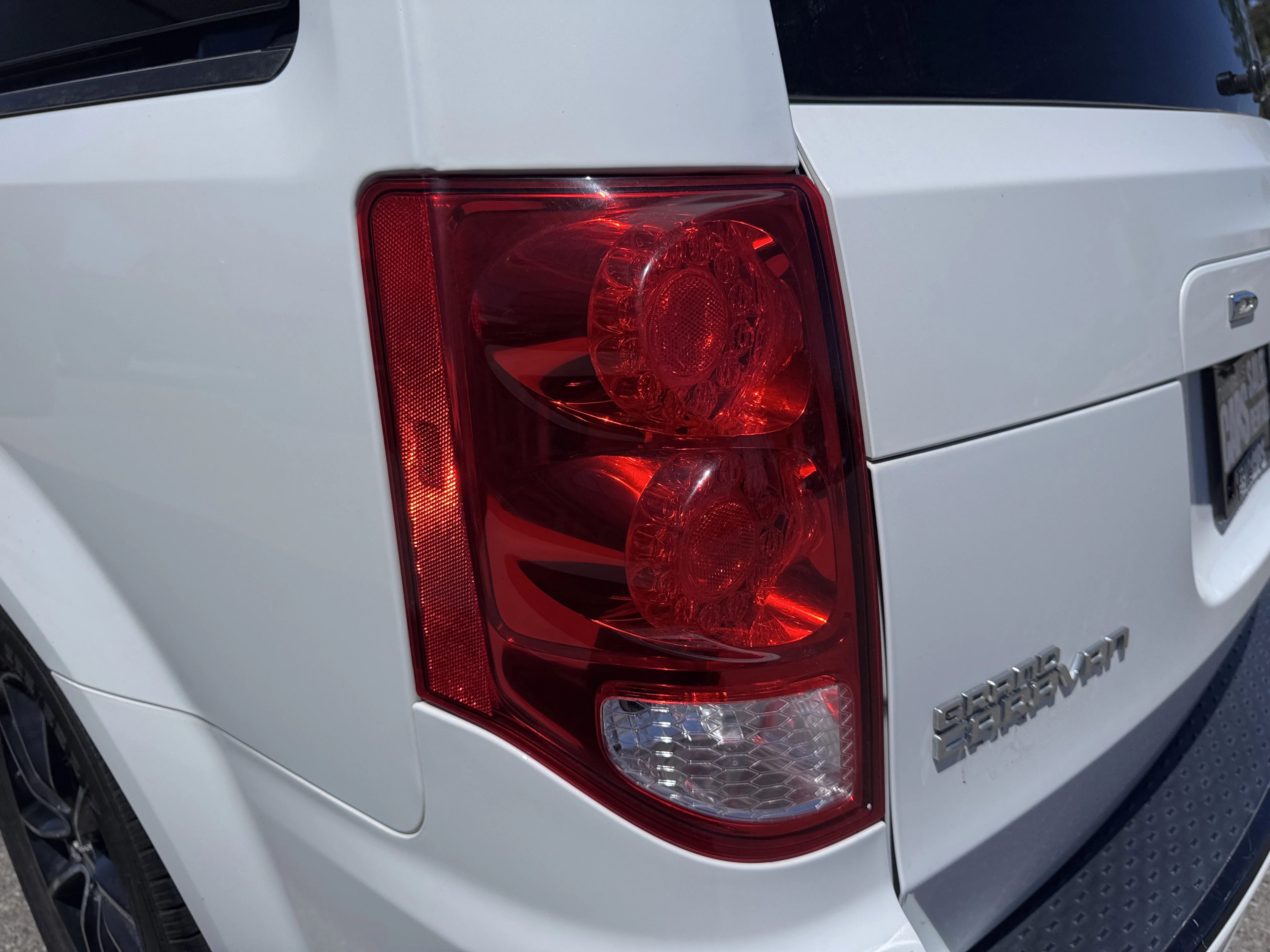 Used 2016 Bright White Clearcoat Dodge SXT Plus image 50