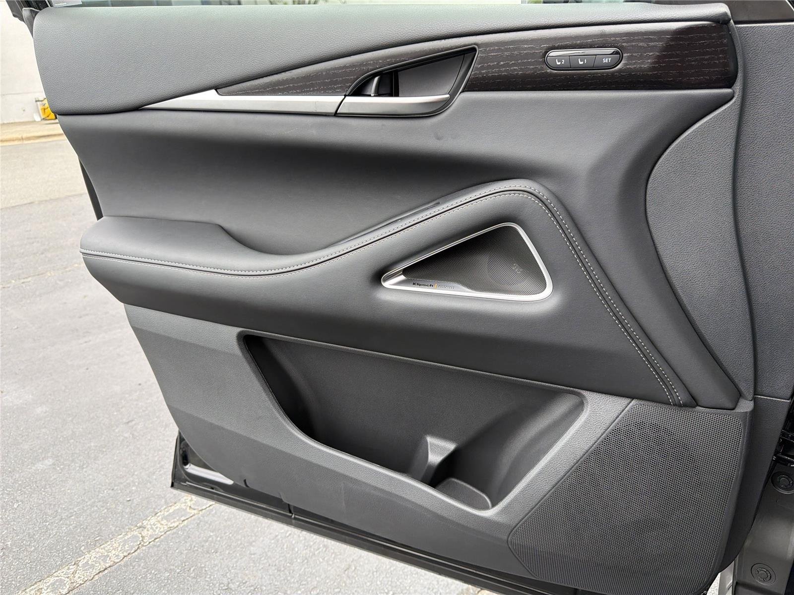 New 2027 MINERAL BLACK INFINITI Autograph AWD image 16
