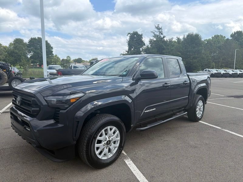 Used 2024  Toyota SR5 image 7