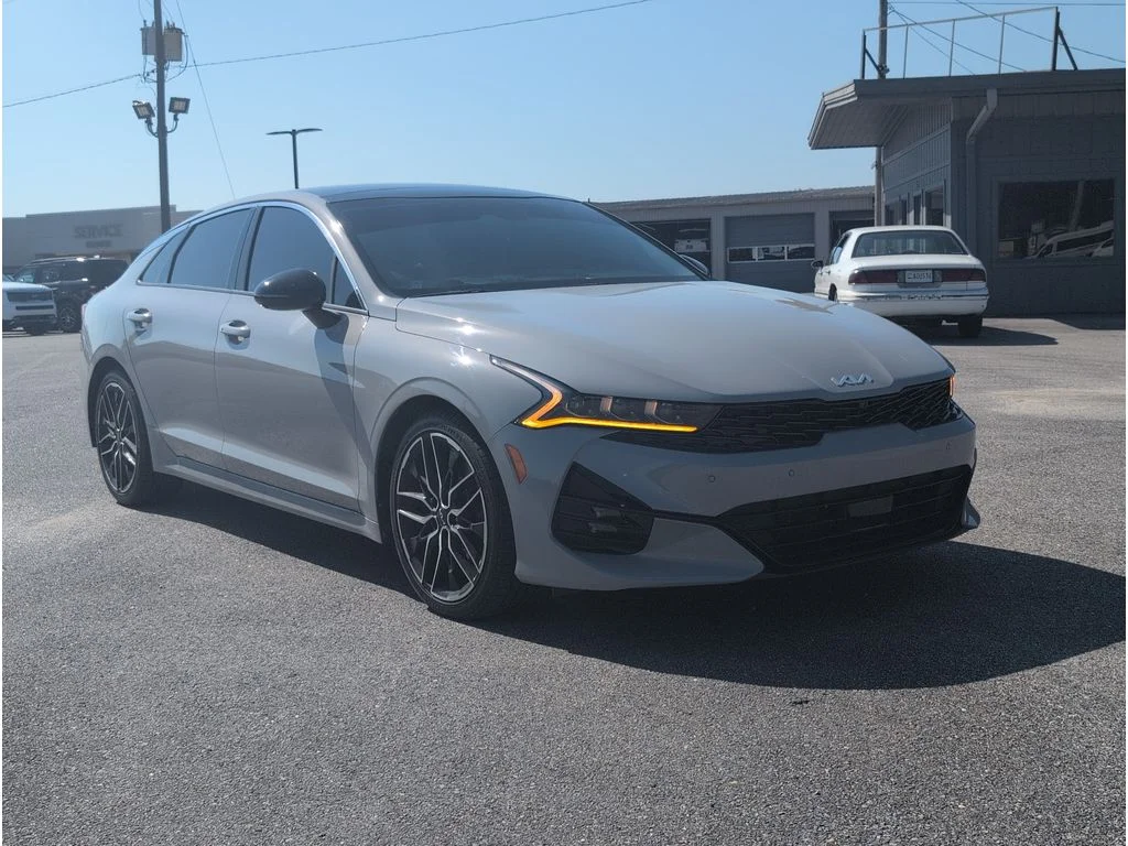 Used 2024 wolf gray Kia GT DCT FWD image 7