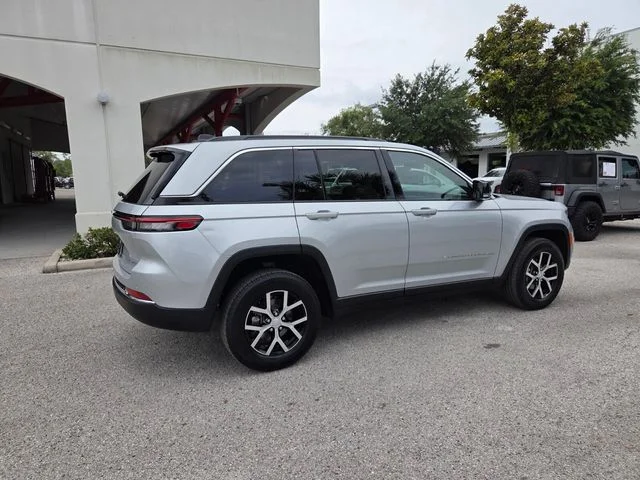 Certified Used 2024 Silver Jeep Limited image 14