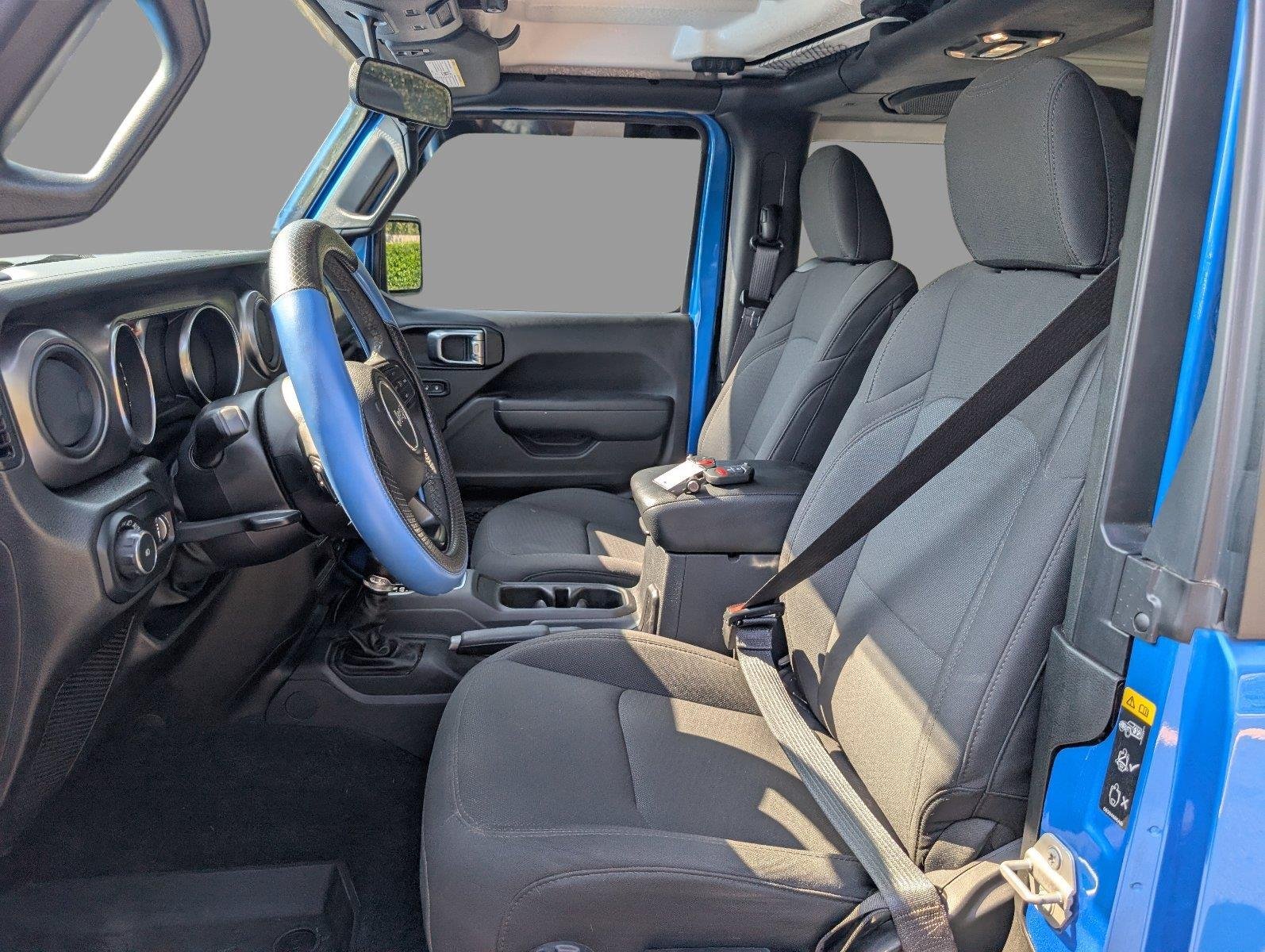 Used 2023 Hydro Blue Pearlcoat Jeep Sport S image 17