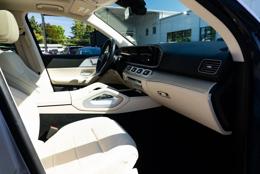 Used 2024 Blue Mercedes-Benz GLE 350 image 27