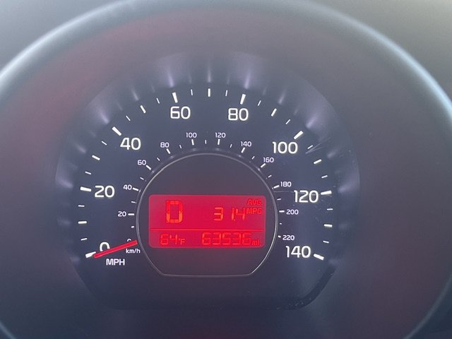 Used 2018 Clear White Kia Base image 15