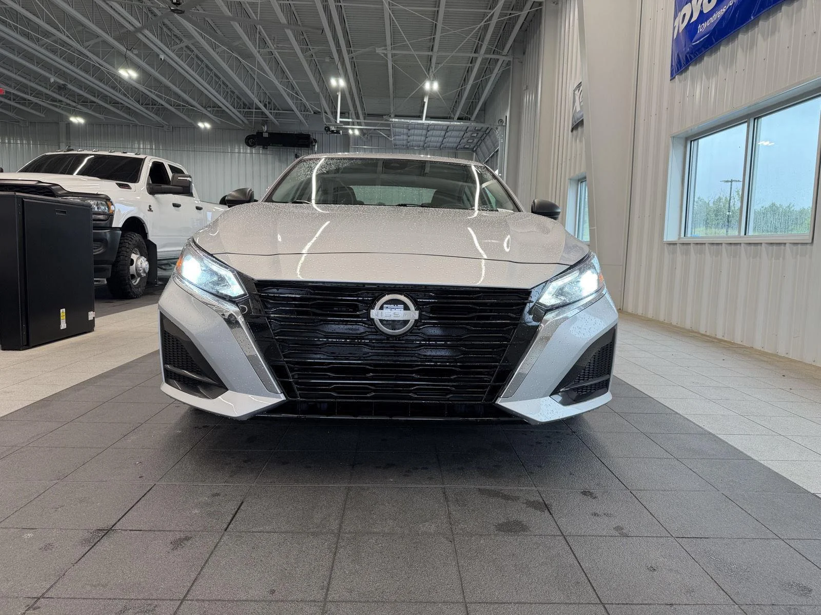 Used 2024 Brilliant Silver Metallic Nissan 2.5 SV image 2