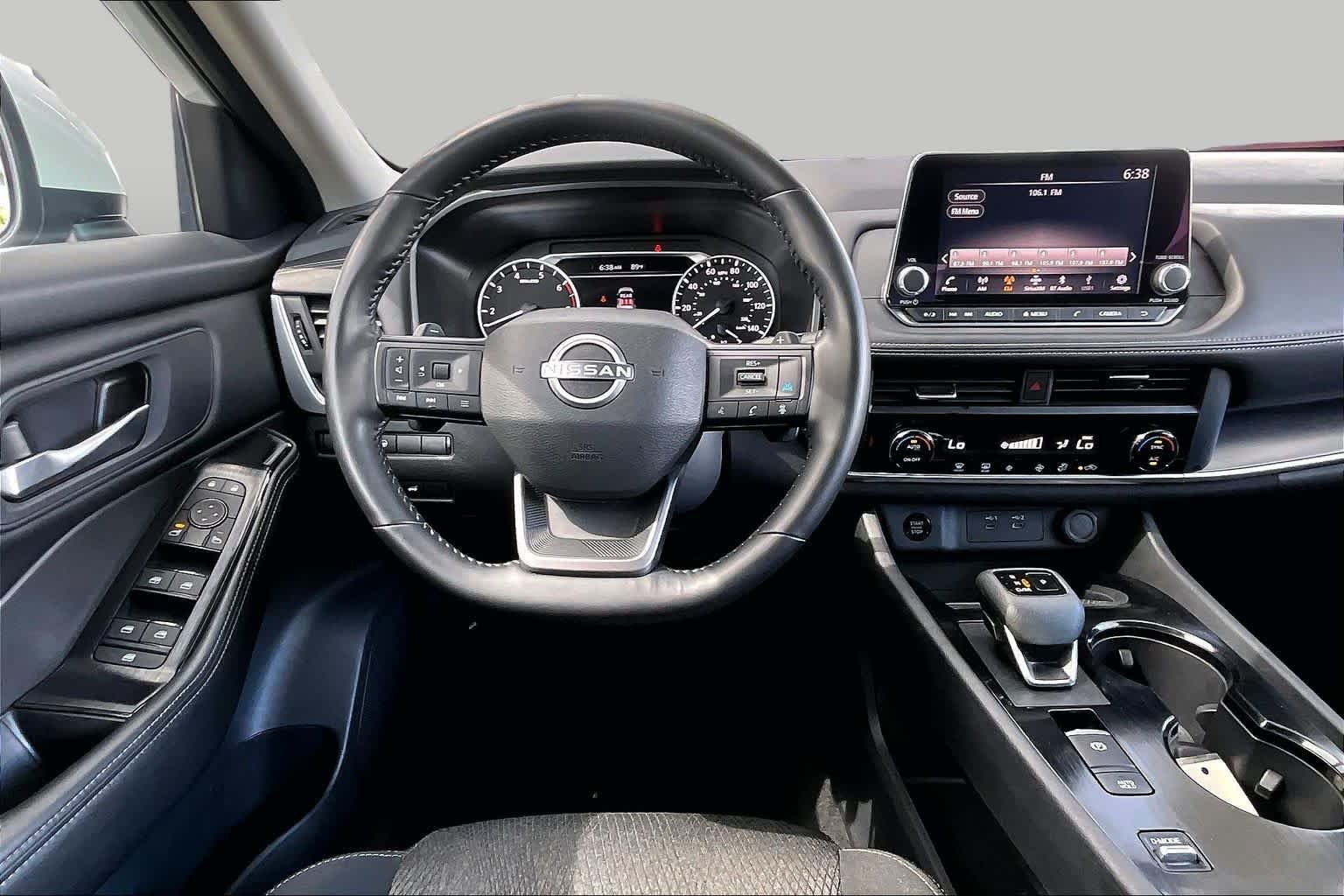Certified Used 2025 Everest White Pearl Nissan SV image 6