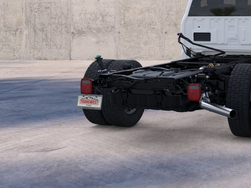 New 2026 Oxford White Ford F-550® XL image 21
