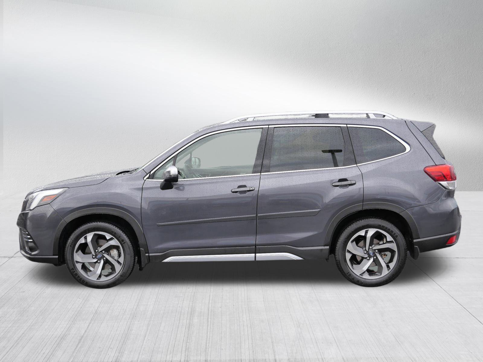 2023 Subaru Forester Touring photo 4