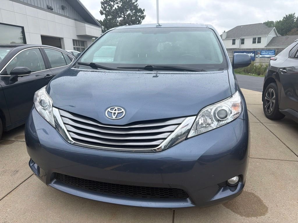 Used 2016 Blue Toyota XLE image 8