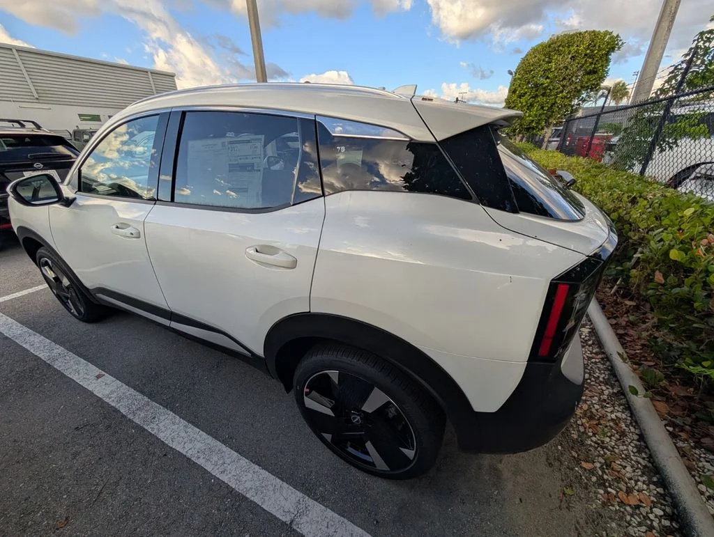 2025 Nissan Kicks SR - Photo 9