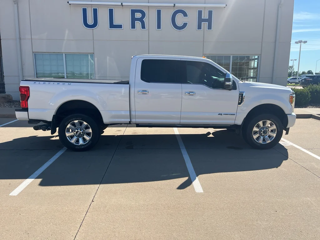 Used 2018 White Platinum Tri-Coat Metallic Ford Platinum image 10