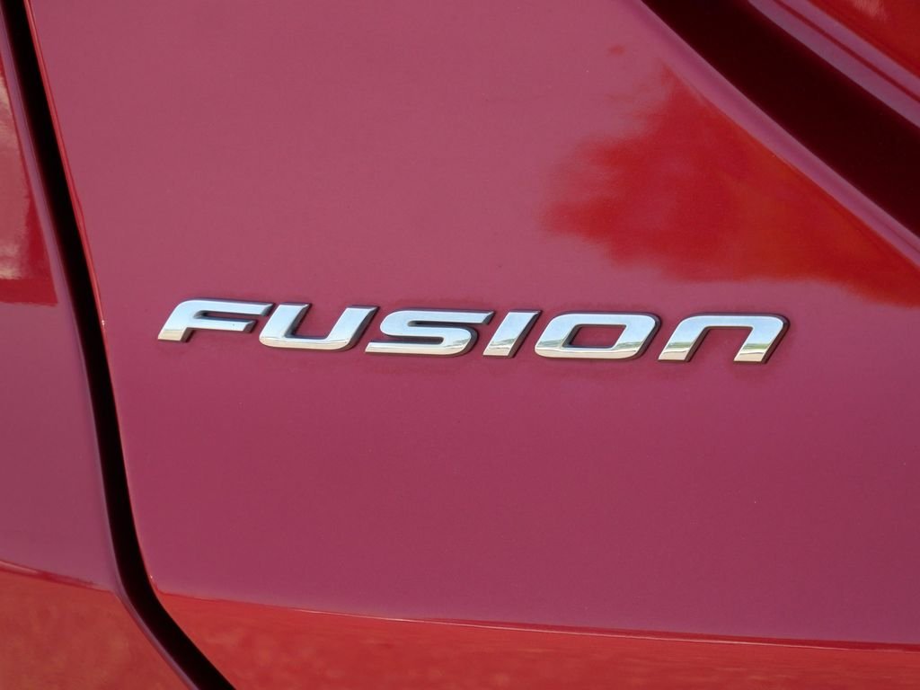 Used 2015 Red Ford SE image 10