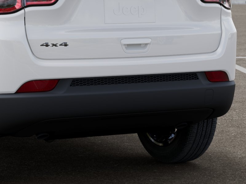 New 2026 Bright White Clear-Coat Exterior Paint Jeep Latitude image 13