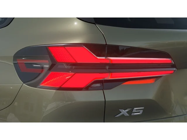 New 2026 Manhattan Green Metallic BMW  image 8