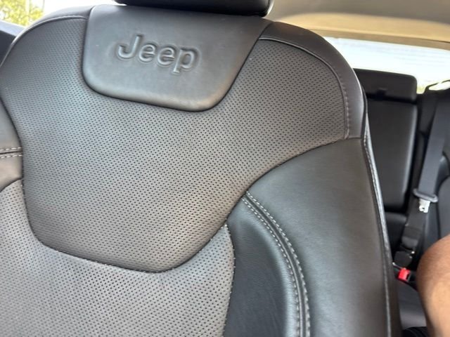 Used 2021 Gray Jeep Latitude Lux image 7