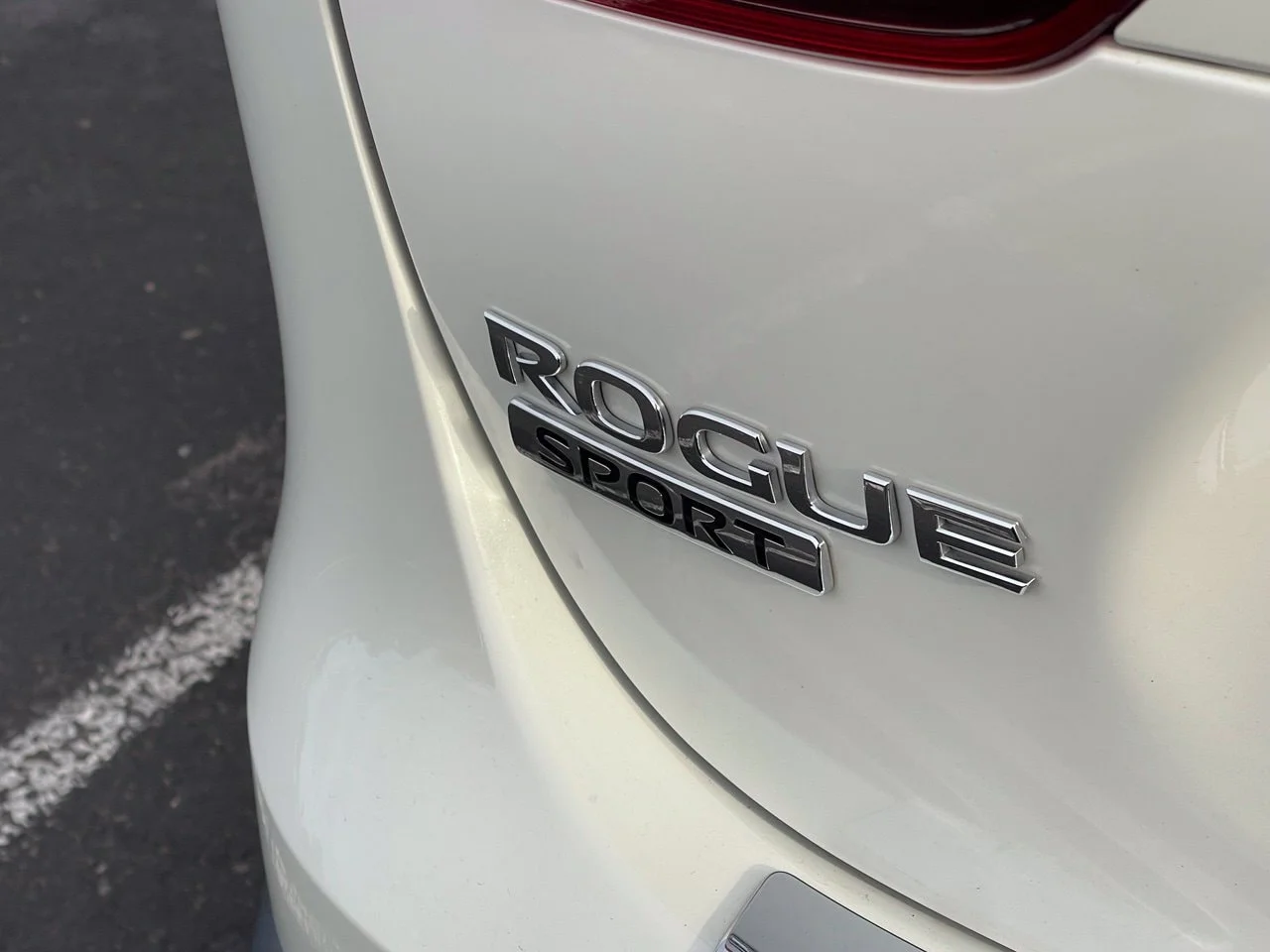 Used 2021 Pearl White Tricoat Nissan SV image 6
