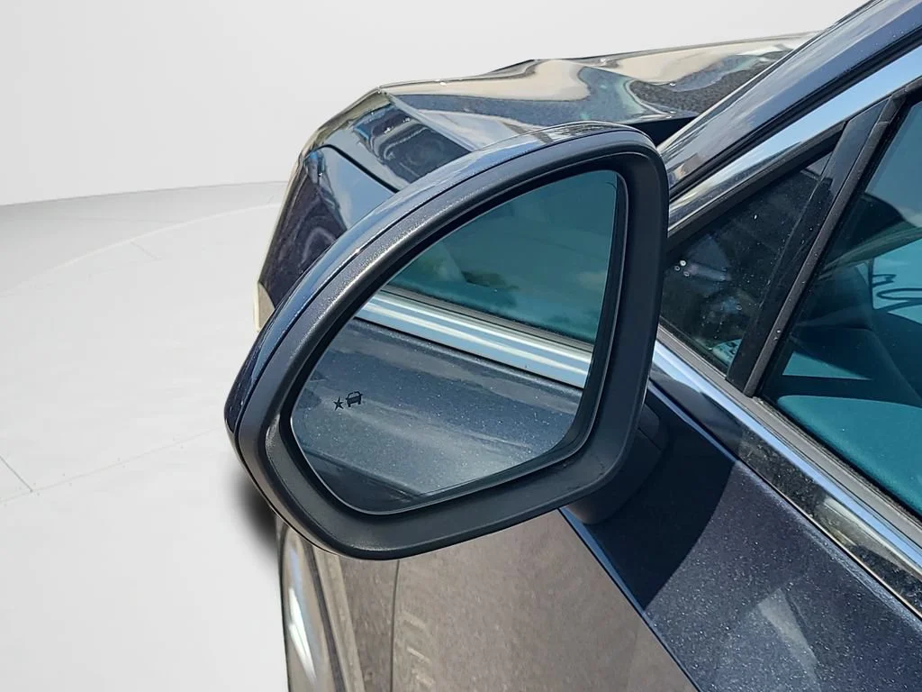 New 2026 Quartz Blue Metallic Buick Avenir image 25