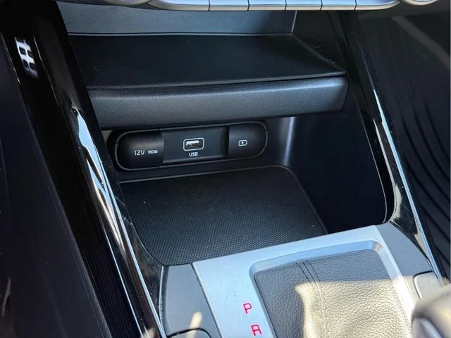 Used 2023 White Kia GT-Line image 30
