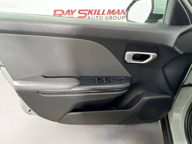 2025 Kia K4 LXS - Photo 29