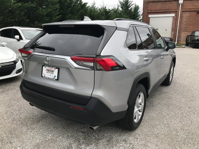 Used 2021 Silver Sky Metallic Toyota XLE image 7