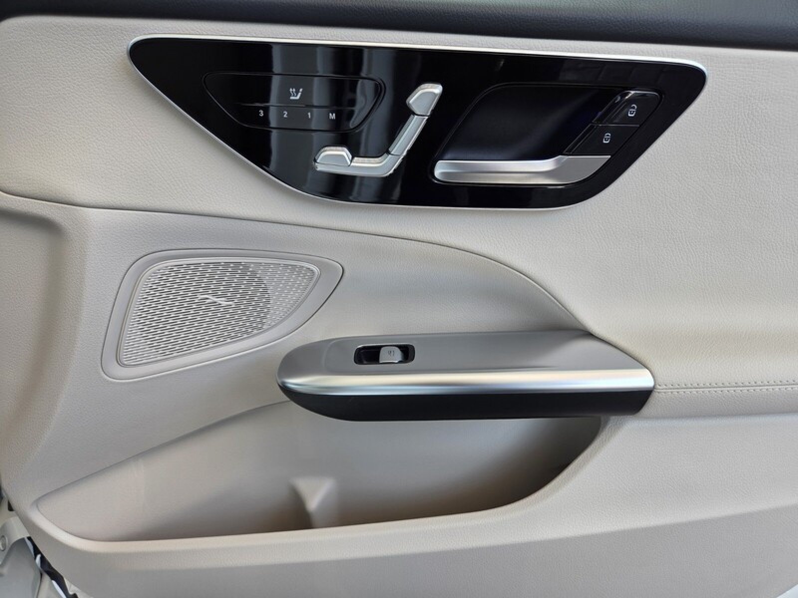 Certified Used 2022 Polar White Mercedes-Benz C 300 image 22