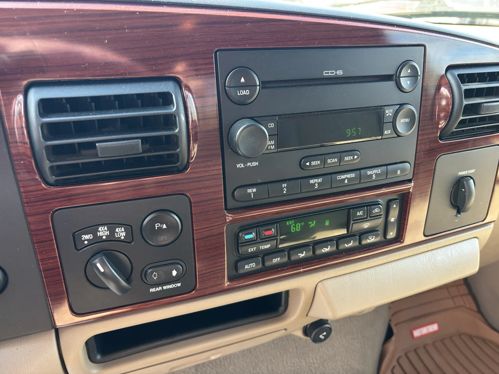 Used 2005 GRAY Ford LARIAT image 13