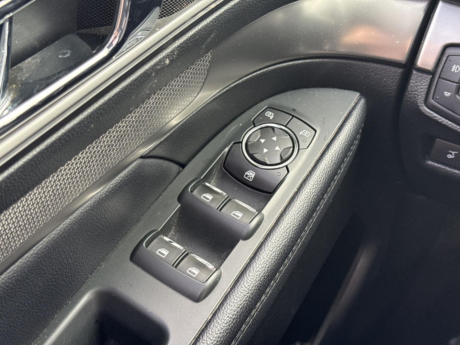 Used 2018 Shadow Black Ford XLT image 19