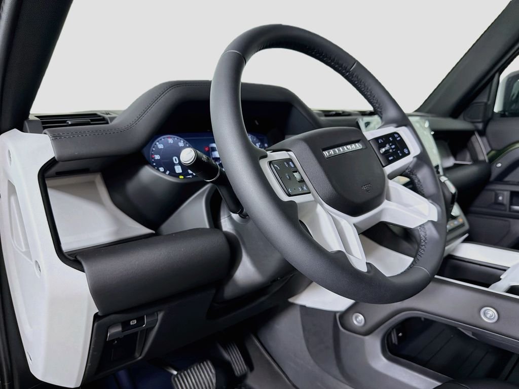 New 2026 Woolstone Green Land Rover S image 9