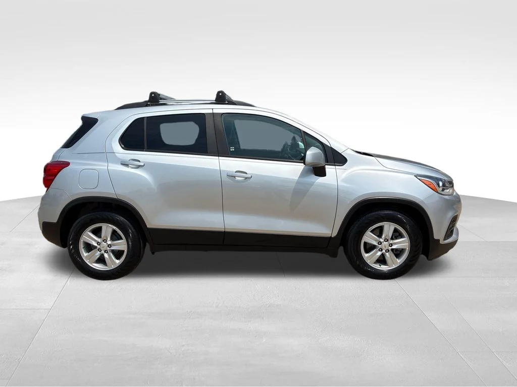 Used 2021 Silver Chevrolet LT image 7