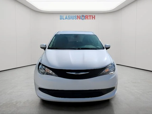 Used 2022 White Chrysler LX image 2