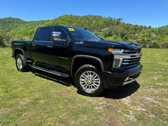 Used 2022 Black Chevrolet High Country image 2