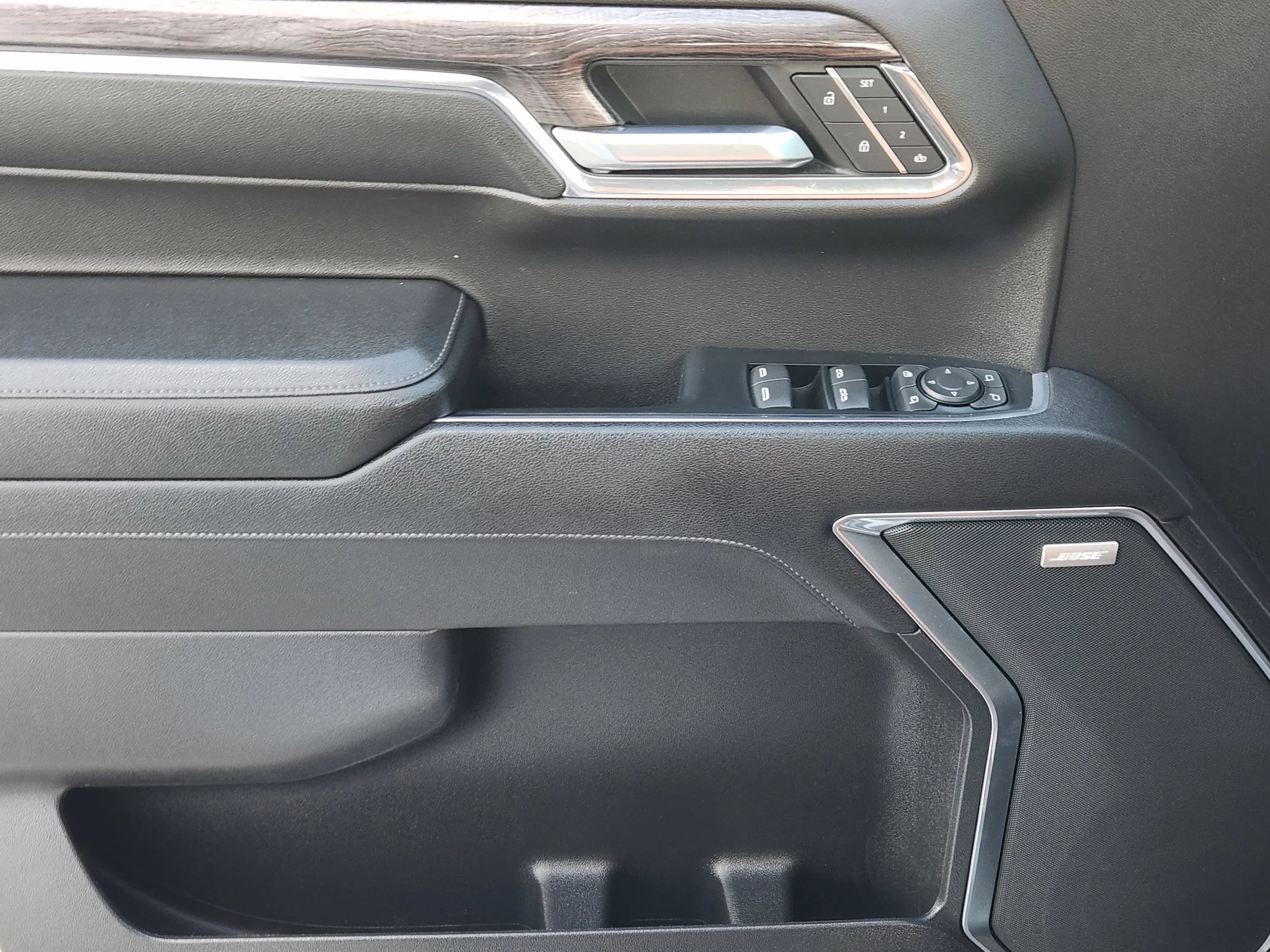 Used 2023 Summit White Chevrolet LTZ image 24