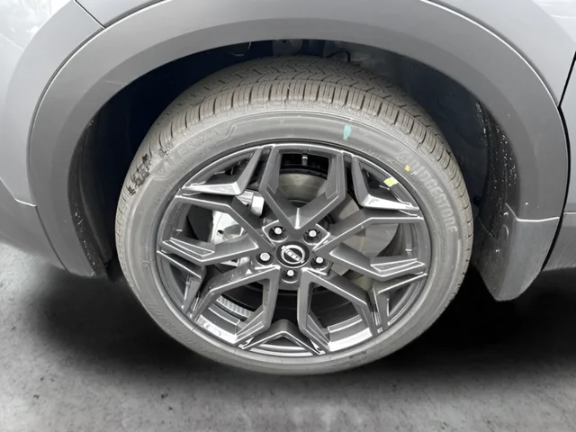 New 2026 Gun Metallic / Scarlet Ember Tintcoat Two-tone Nissan SR image 23