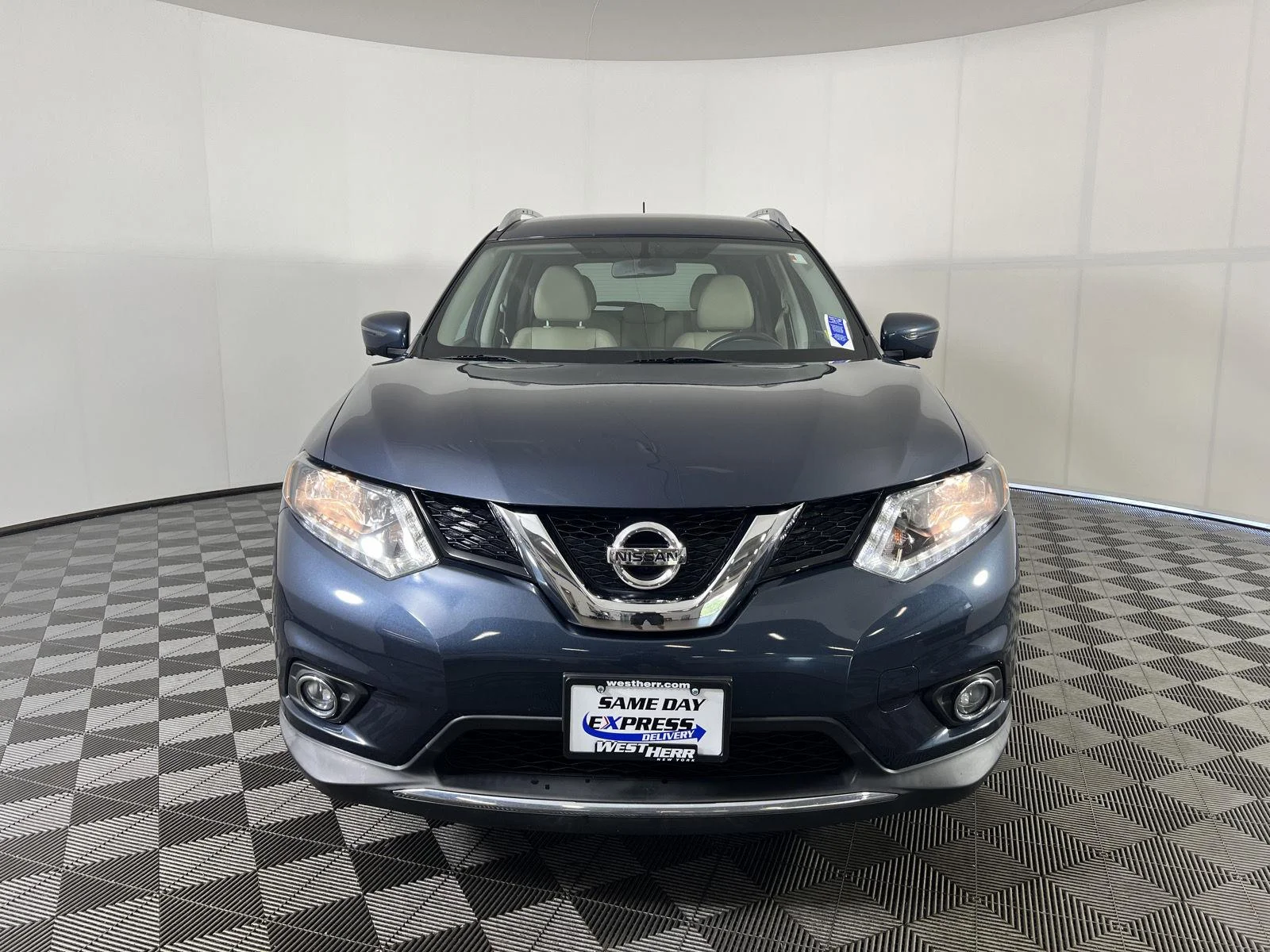 Used 2016  Nissan SL image 27