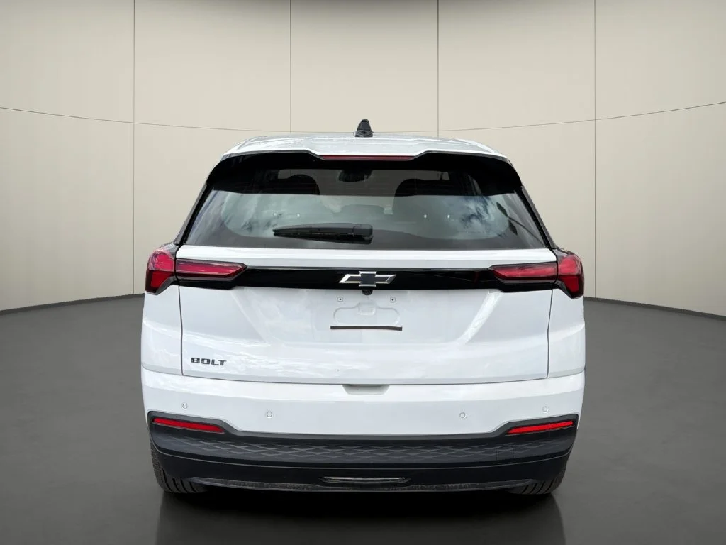 New 2027 Summit White Chevrolet LT image 6
