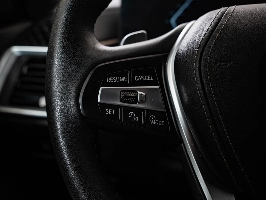 Used 2024 Skyscraper Grey Metallic BMW xDrive40i image 29