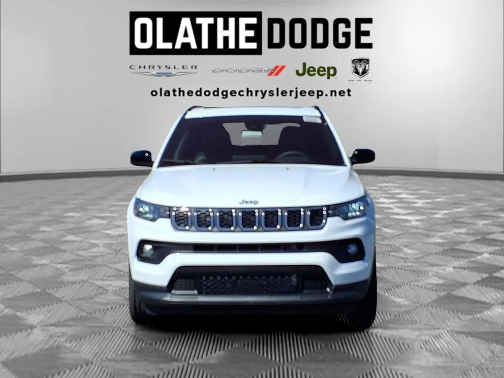 New 2026 Bright White Clear-Coat Exterior Paint Jeep  image 31