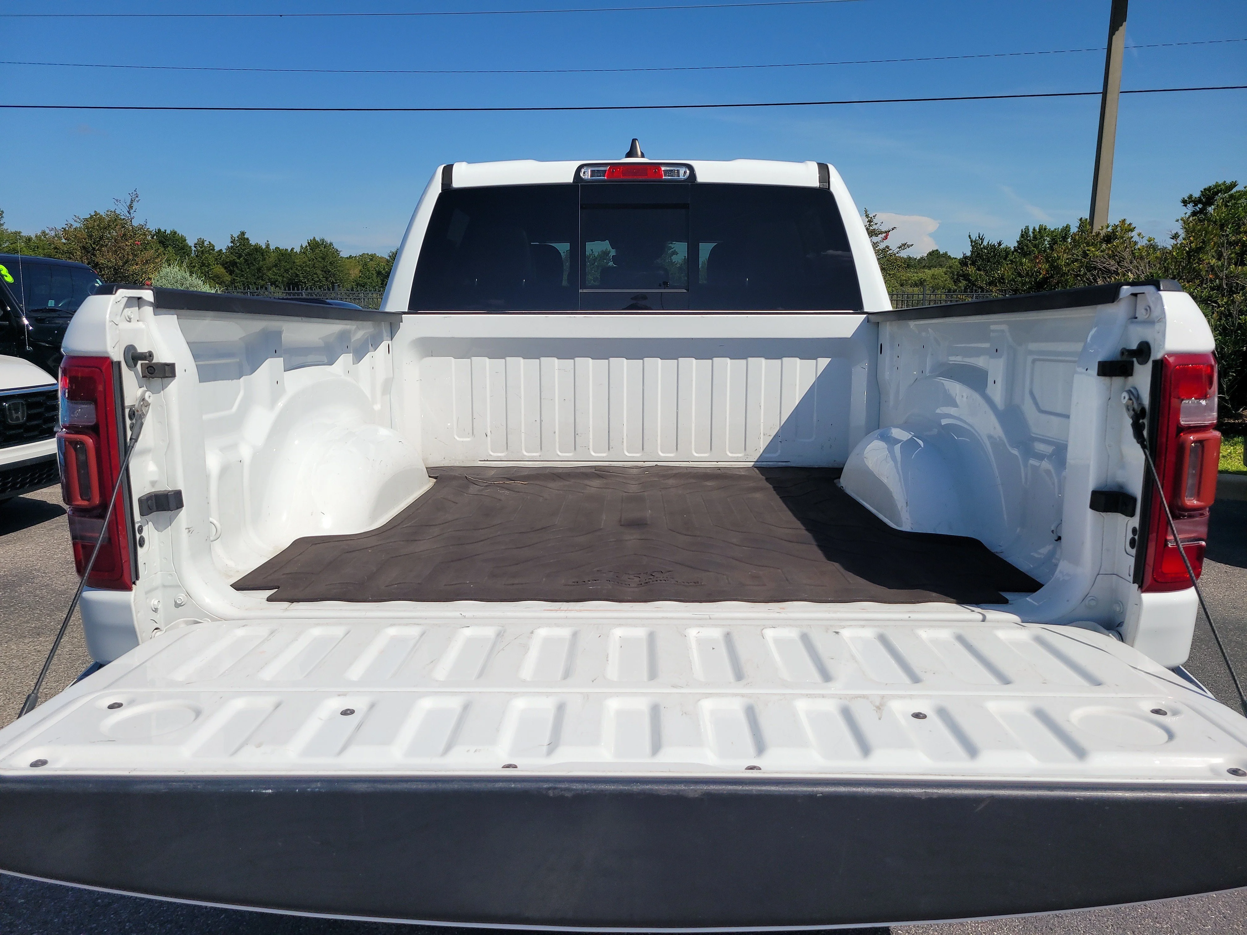 Used 2022 Bright White Clearcoat Ram Laramie image 8