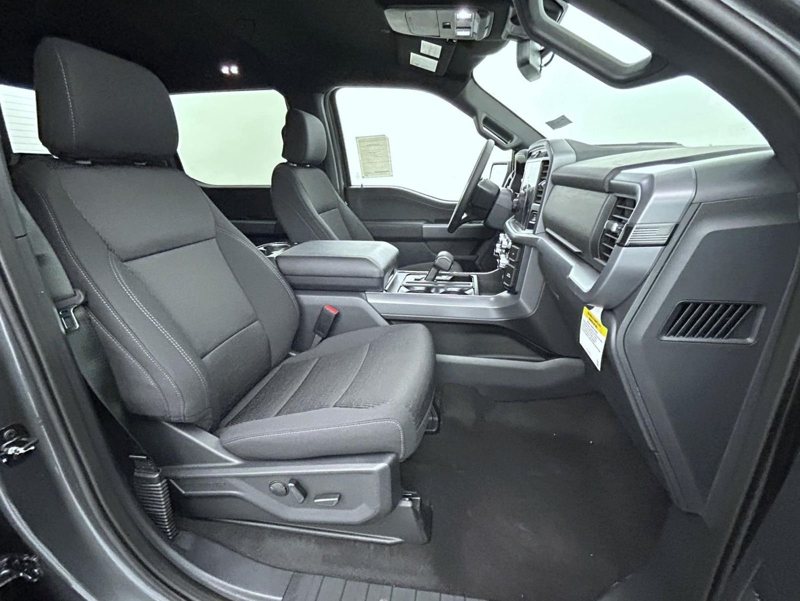 New 2026 Carbonized Gray Metallic Ford XLT image 15