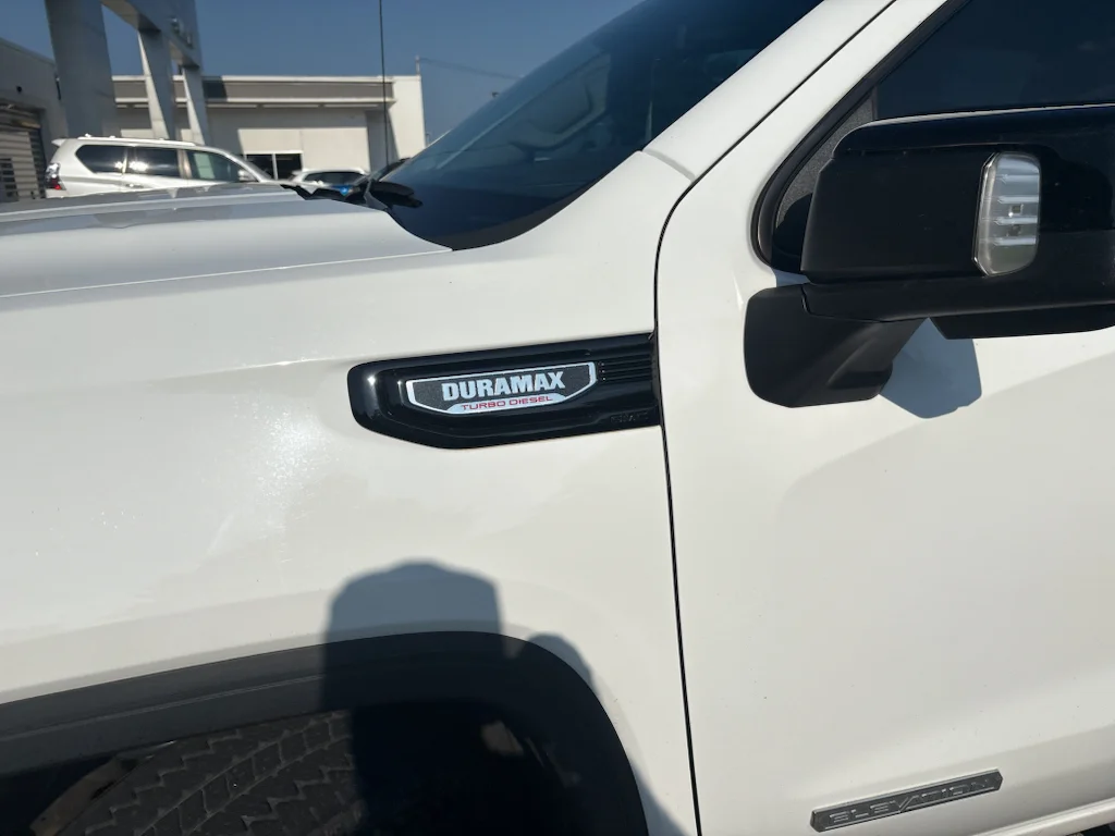 Used 2022 Summit White GMC Elevation image 4