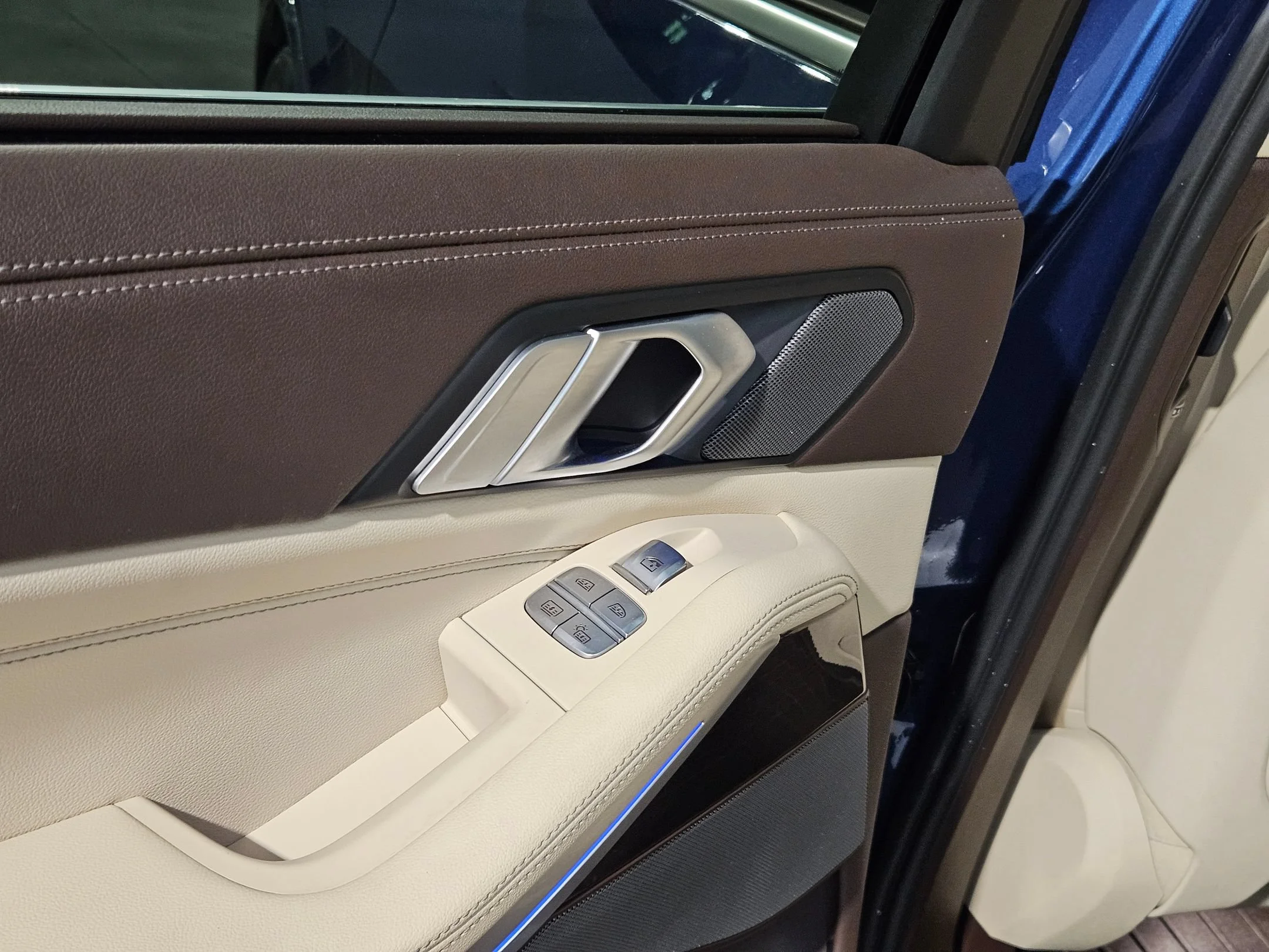 Used 2019 Phytonic Blue Metallic BMW xDrive40i image 36