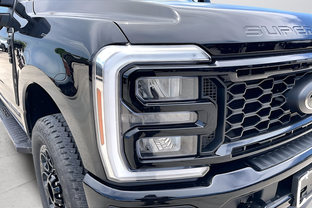 New 2026 Agate Black Metallic Ford Lariat image 23