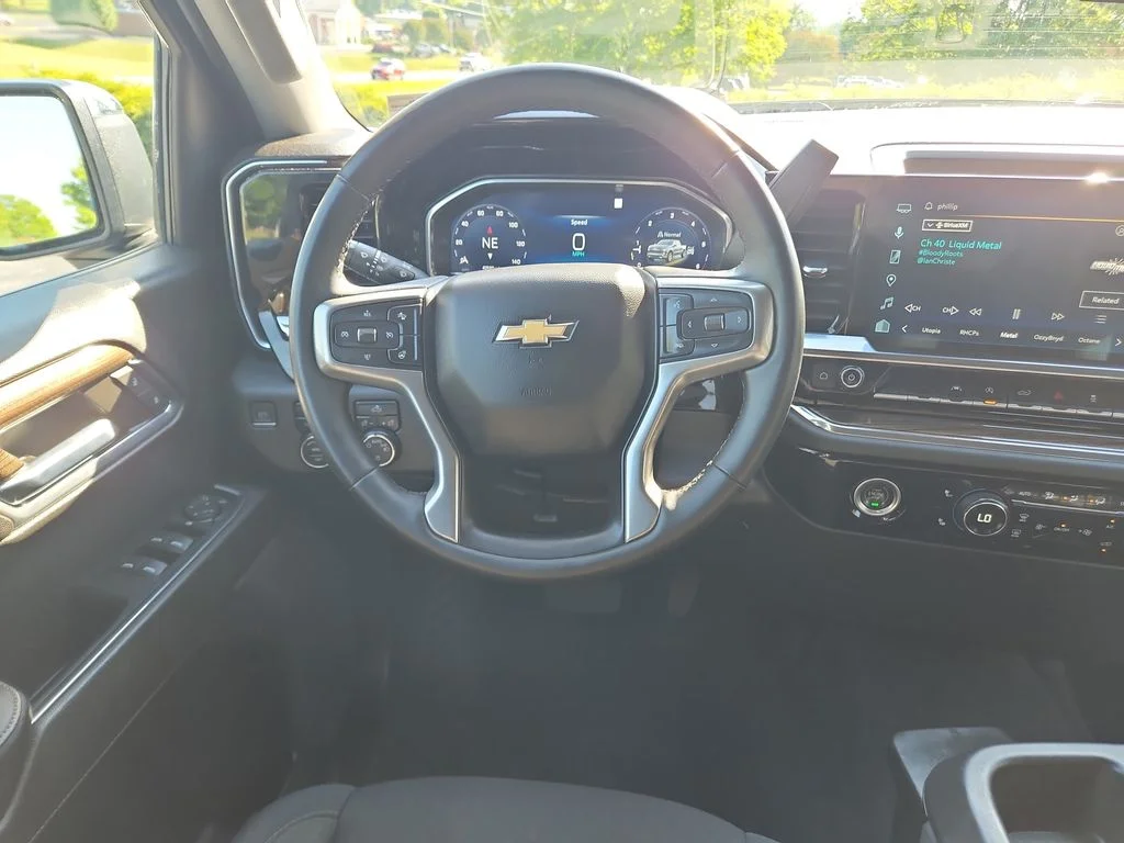 2023 Chevrolet Silverado 1500 LT - Photo 14