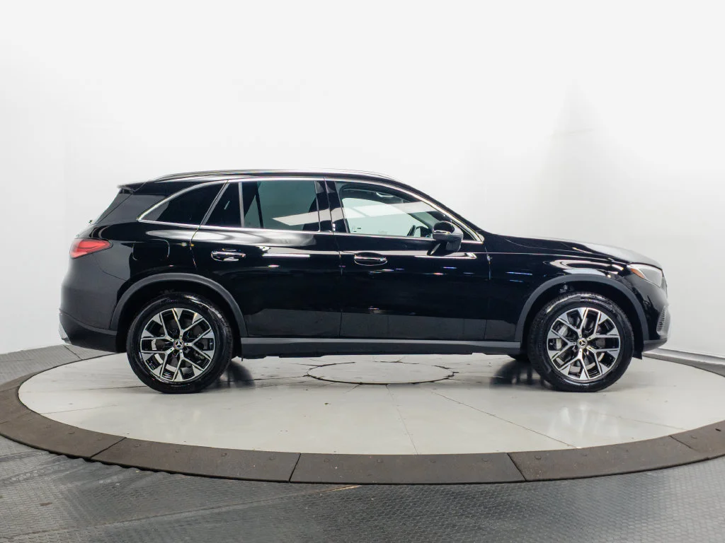 Used 2025 Black Mercedes-Benz GLC 350e image 30