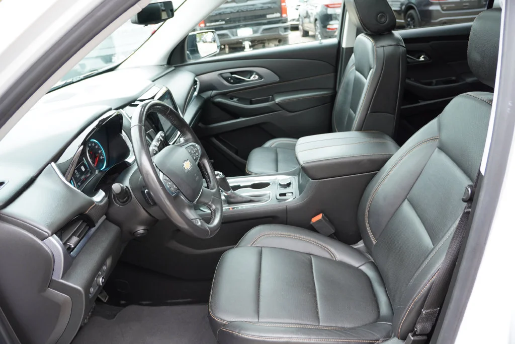 Certified Used 2019 Iridescent Pearl Tricoat Chevrolet Premier image 15