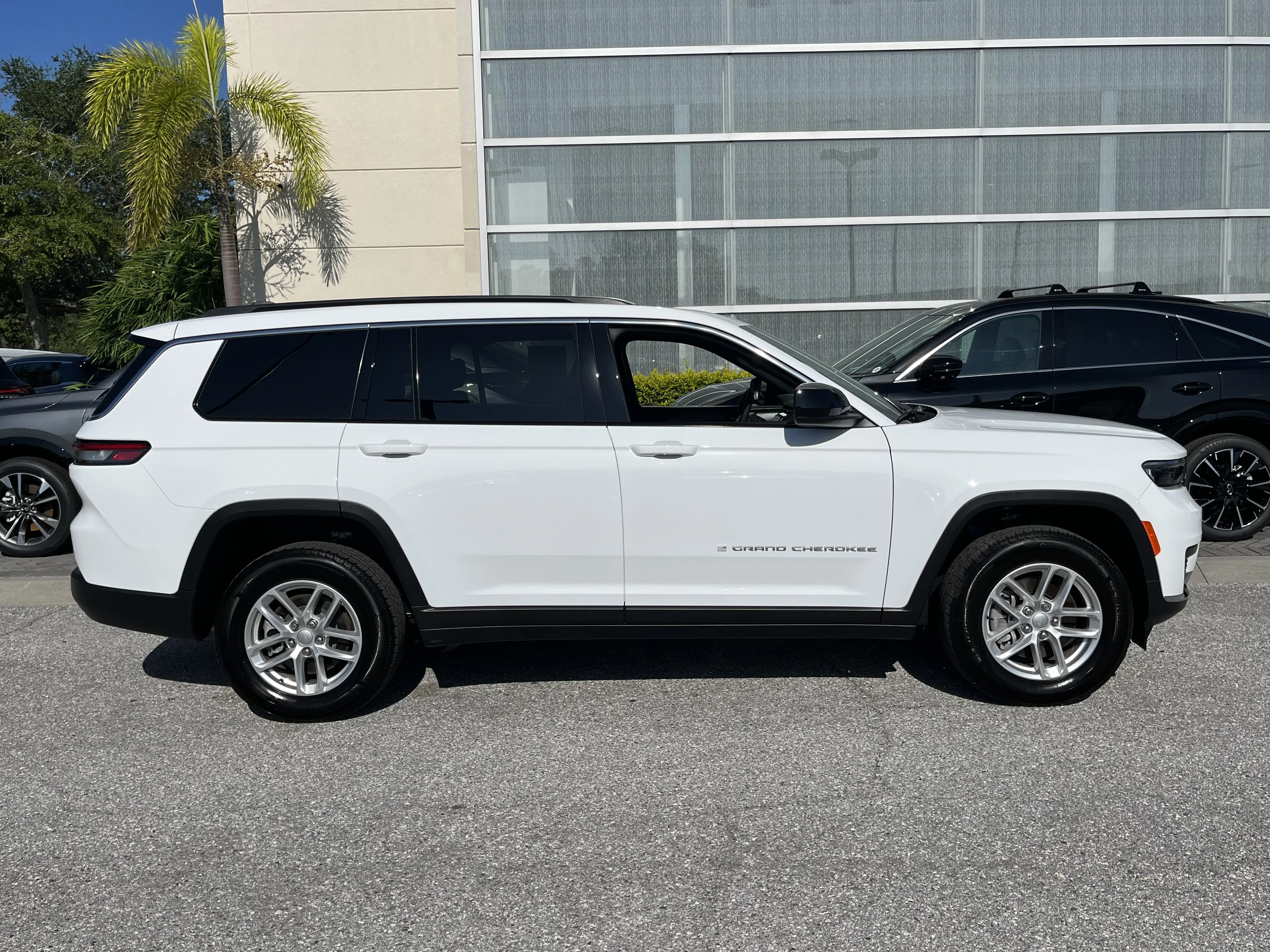 2025 Jeep Grand Cherokee L Laredo - Photo 11
