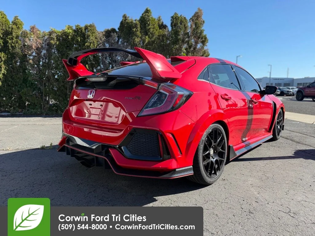 Used 2019 Rallye Red Honda Touring image 6