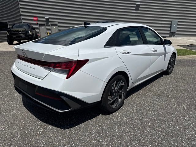 Certified Used 2025 White Hyundai SEL Convenience image 7
