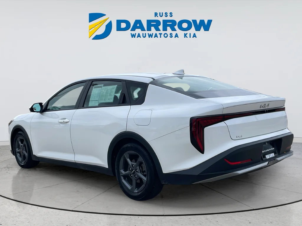 Used 2025 White Kia LXS image 3